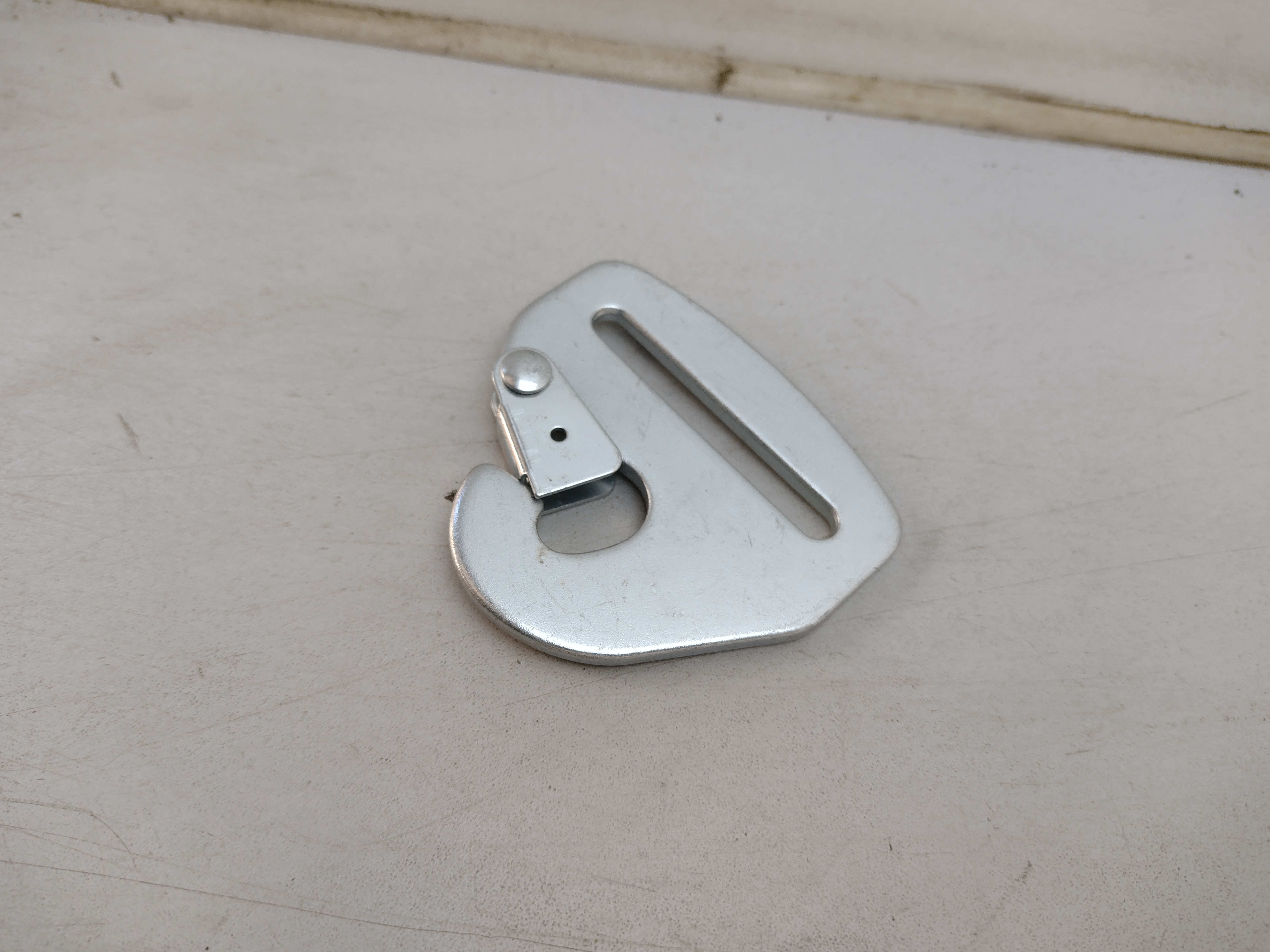 GURTHAKEN KARABINER 50MM FÜR 50MM GURTMATERIAL