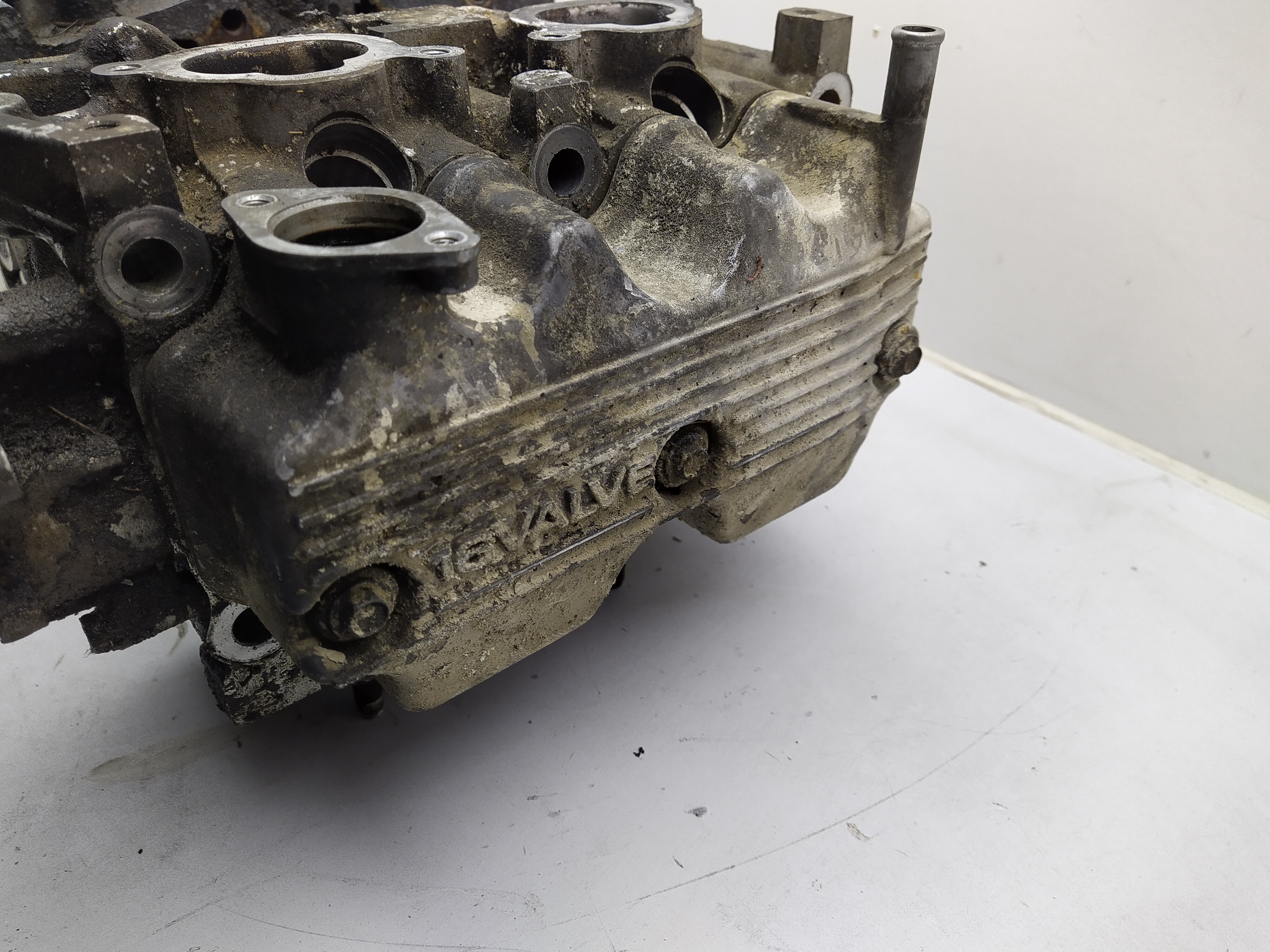 Paar Zylinderköpfe Subaru Legacy 1 BC BJF 2.2 2,2 EJ22 137PS