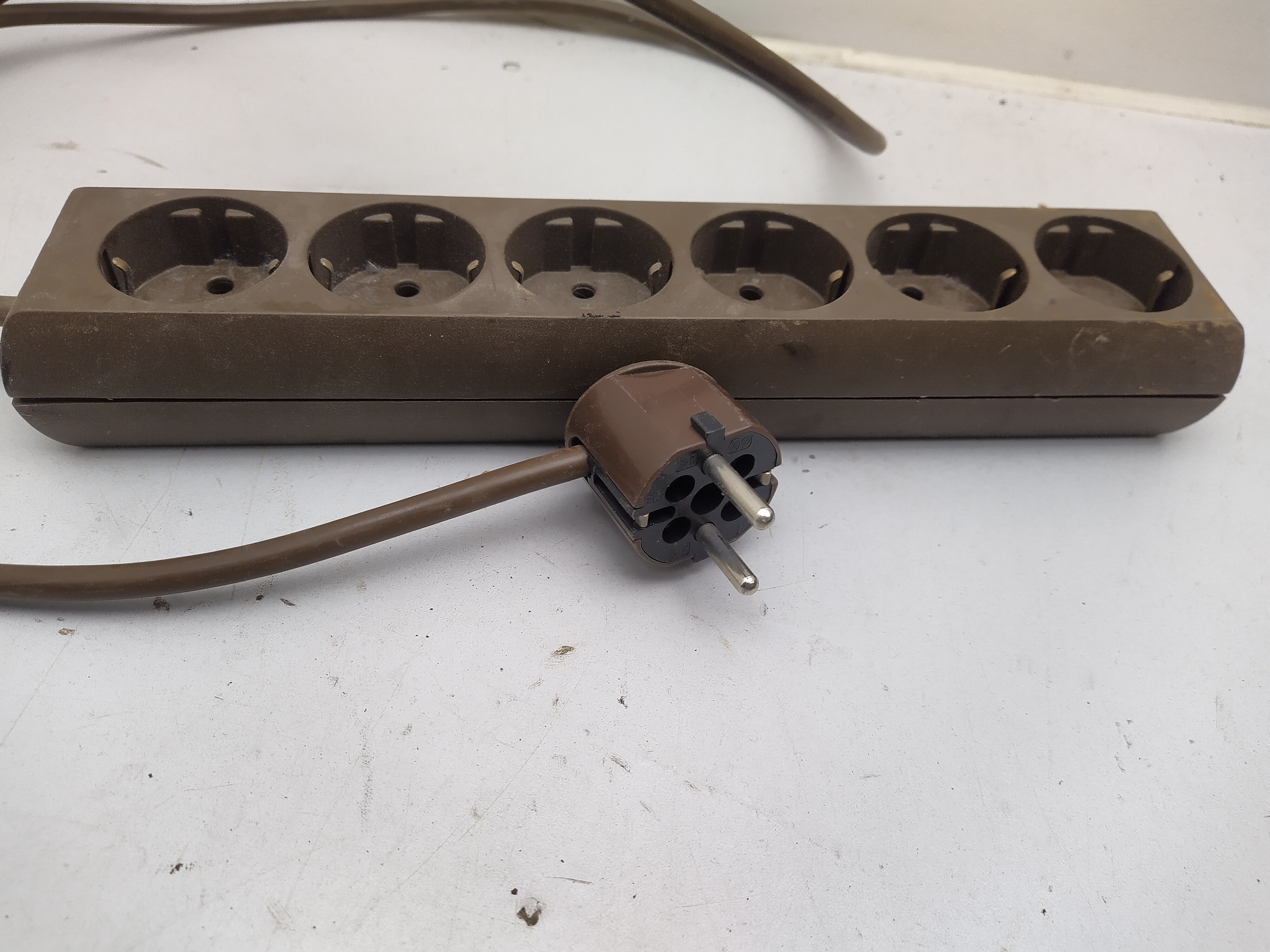 Retro 6 Fach Mehrfachsteckdose 230V Braun