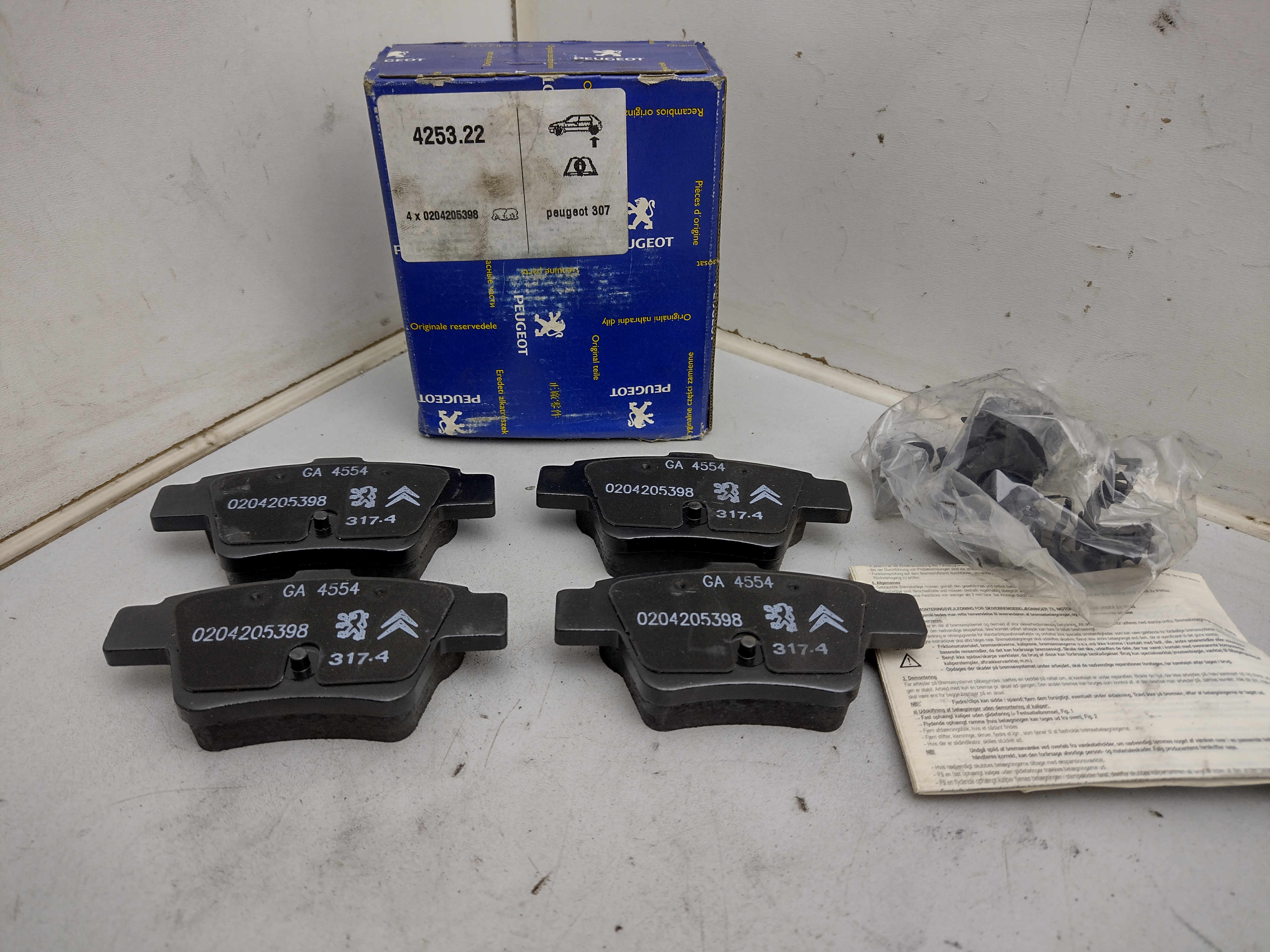 Peugeot 207 307 / Citroen C4 Bremsbeläge hinten (Sys.Bosch) 425322 NOS NEW OEM