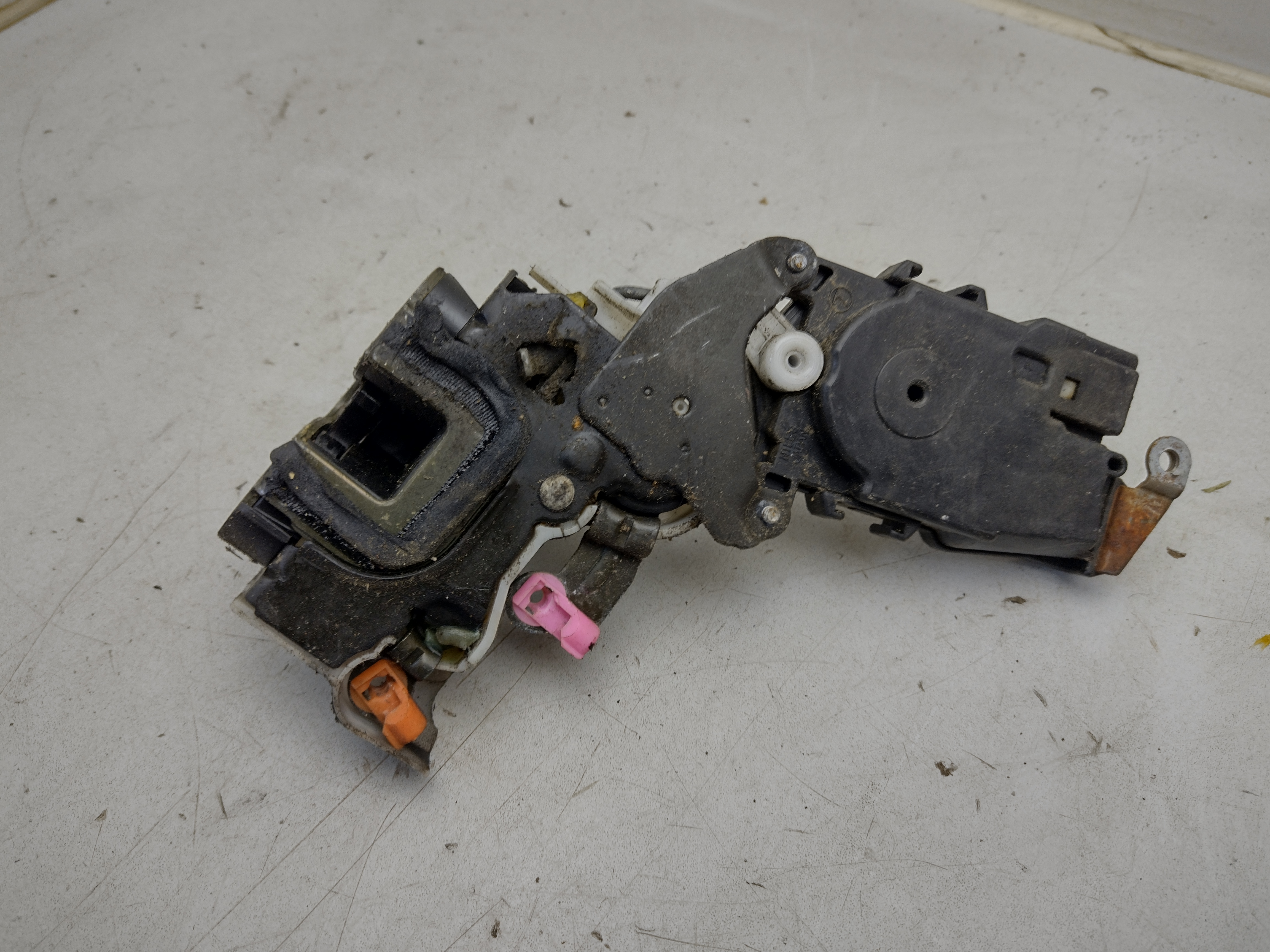 Türschloss hinten rechts von Subaru Impreza GC GF 93-00