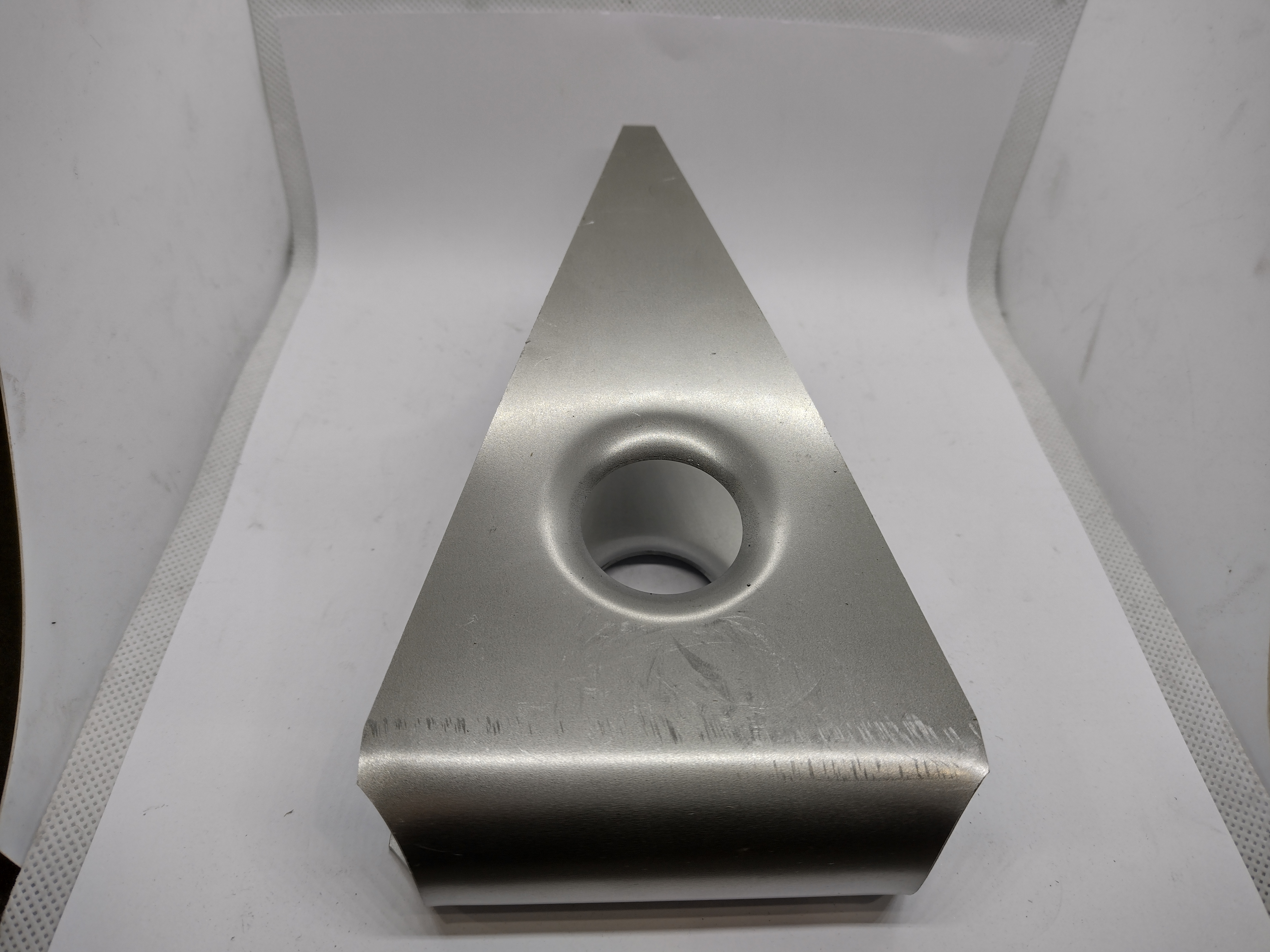 Knotenblech Überrollkäfig Stützen mit Loch 30 Grad