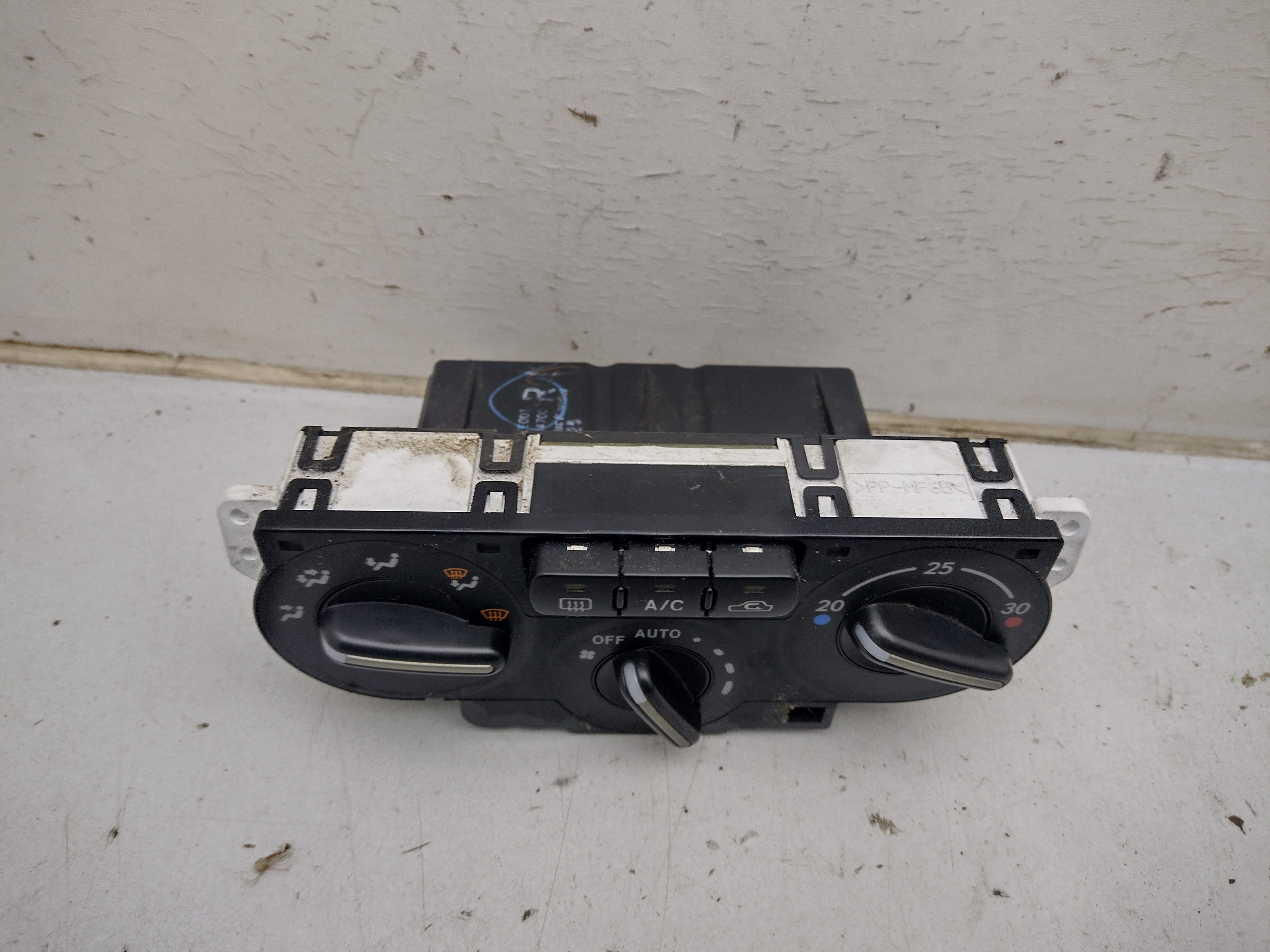 Klimabedienteil 72311FE001 für Subaru Impreza GD GG 01-04 Bugeye Blobeye