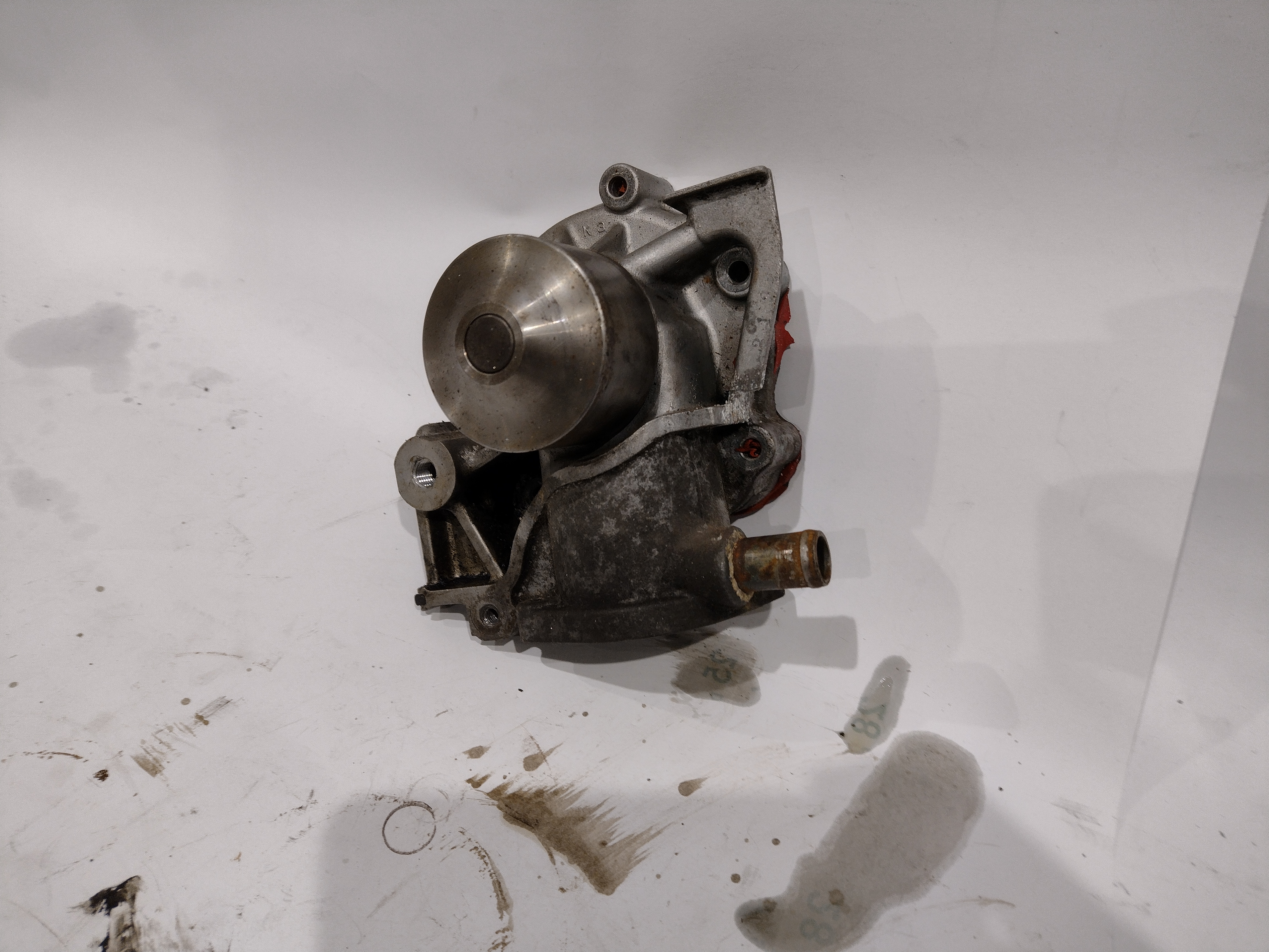 Wasserpumpe mit Gussrad für Subaru Legacy 2.2l 136PS