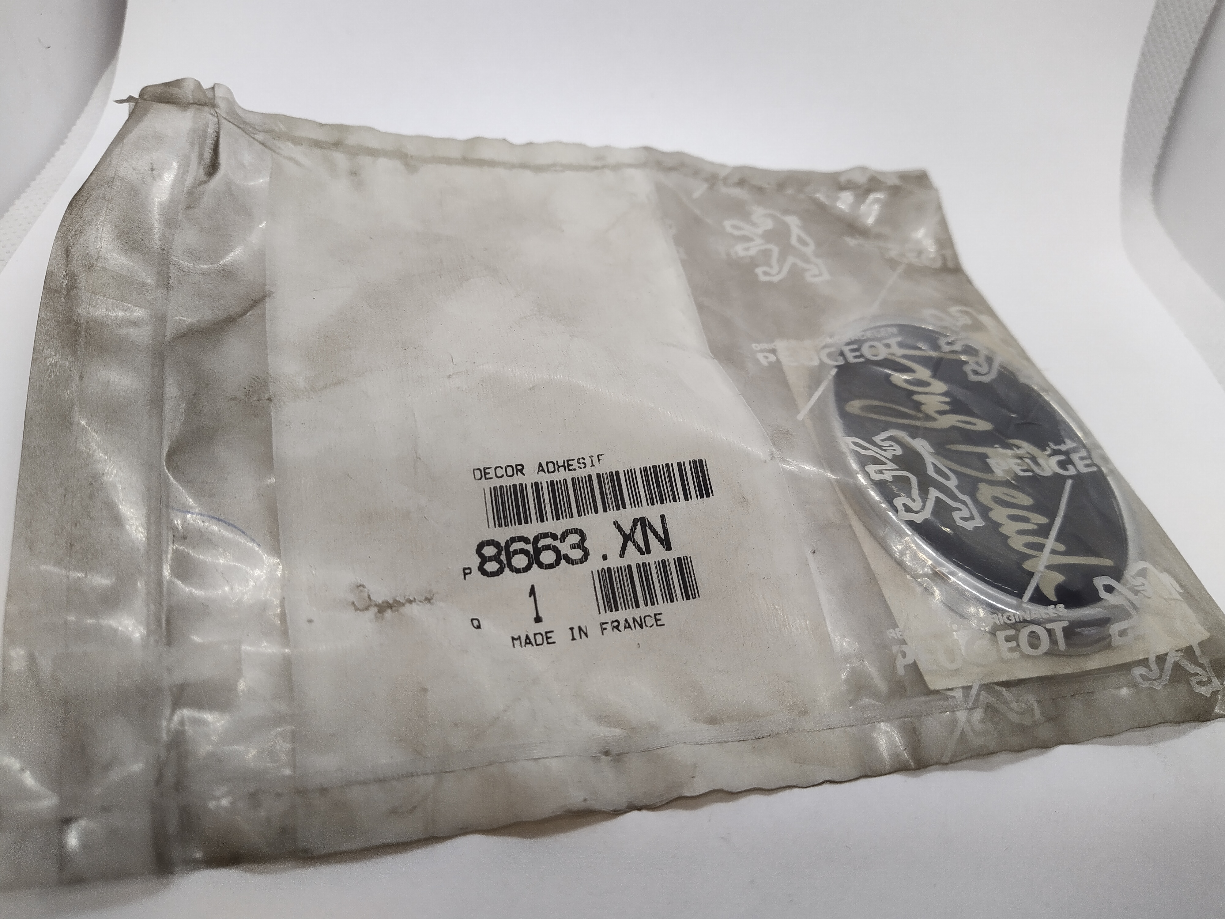 8663XN Emblem Logo Ornament Peugeot 106 Long Beach