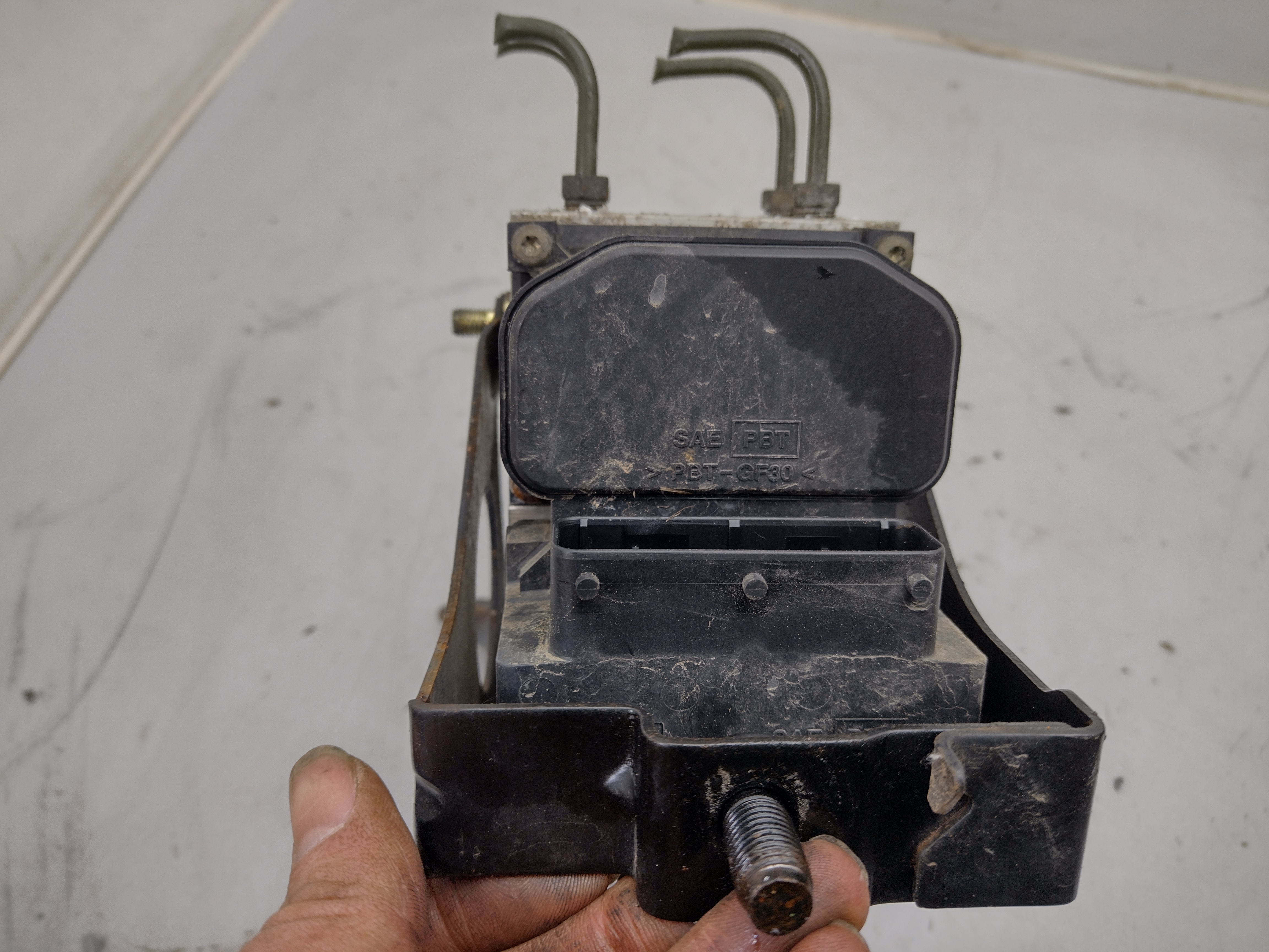 ABS Block von Subaru Impreza 2 GD GG Newage 27534FE030