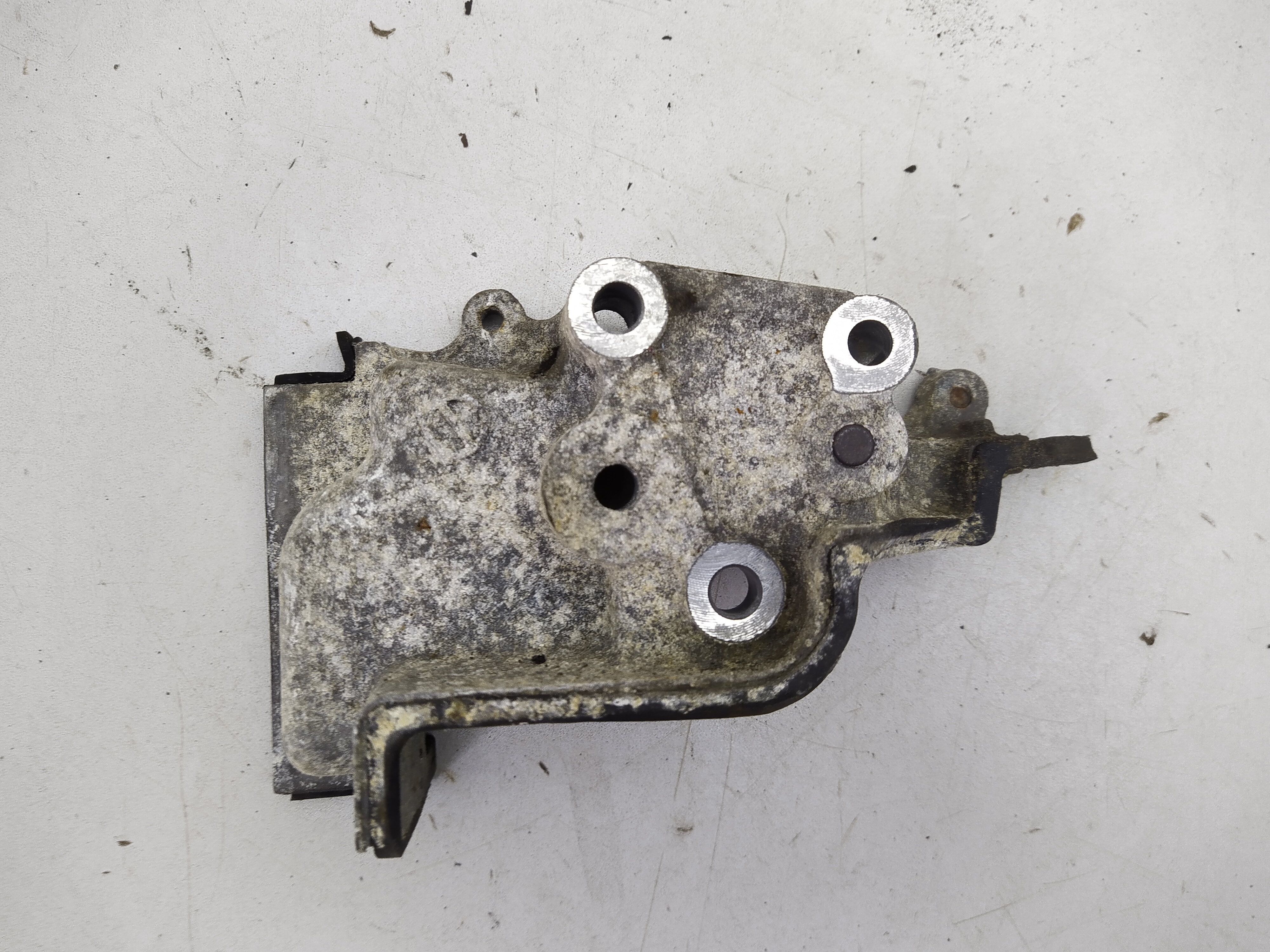 Halter für Zahnriemenspanner Variante 2 passend für Subaru EJ20 EJ22 EJ25