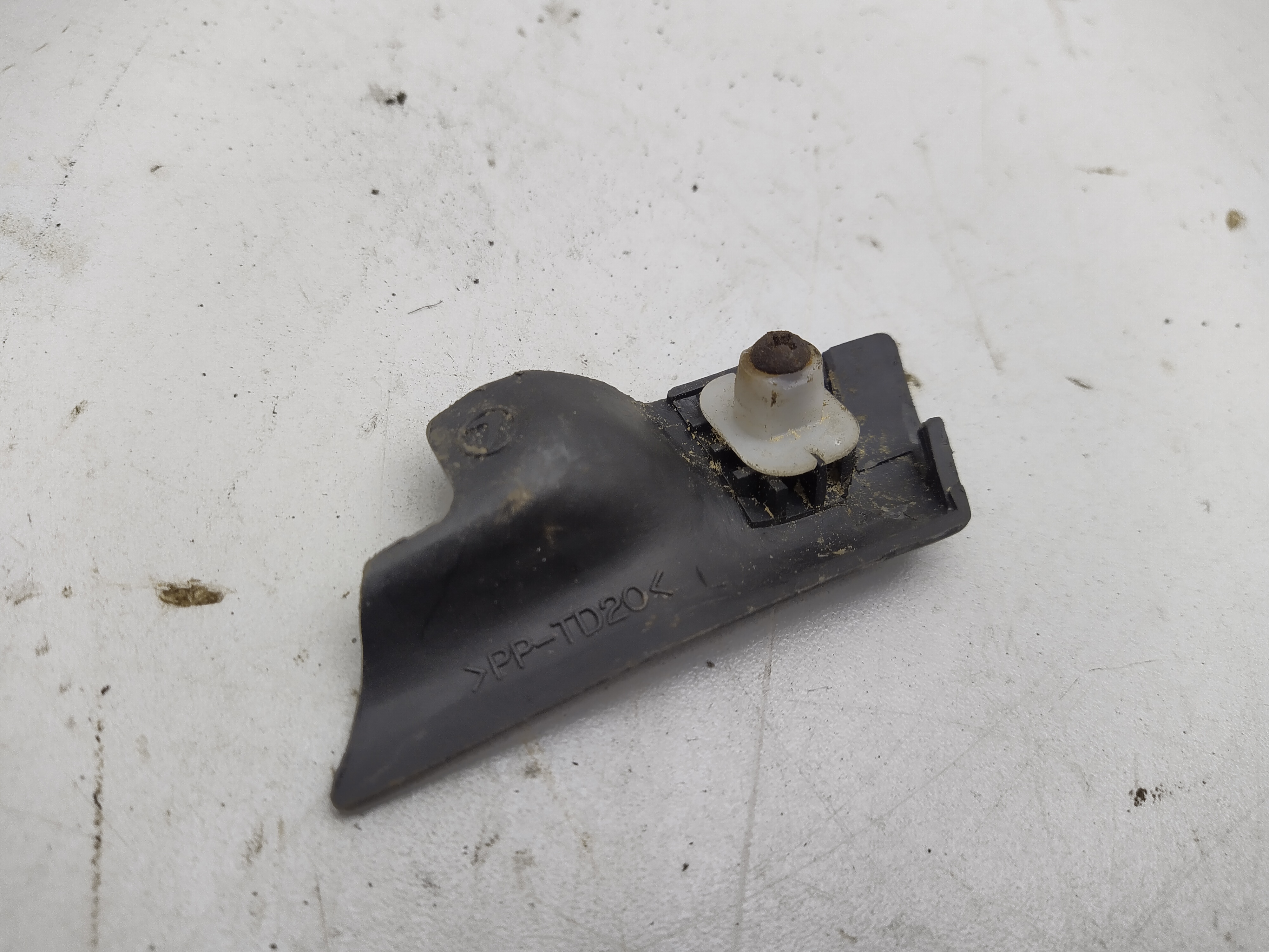 Haubenscharnierabdeckung links Subaru Impreza GC GF GT WRX STI