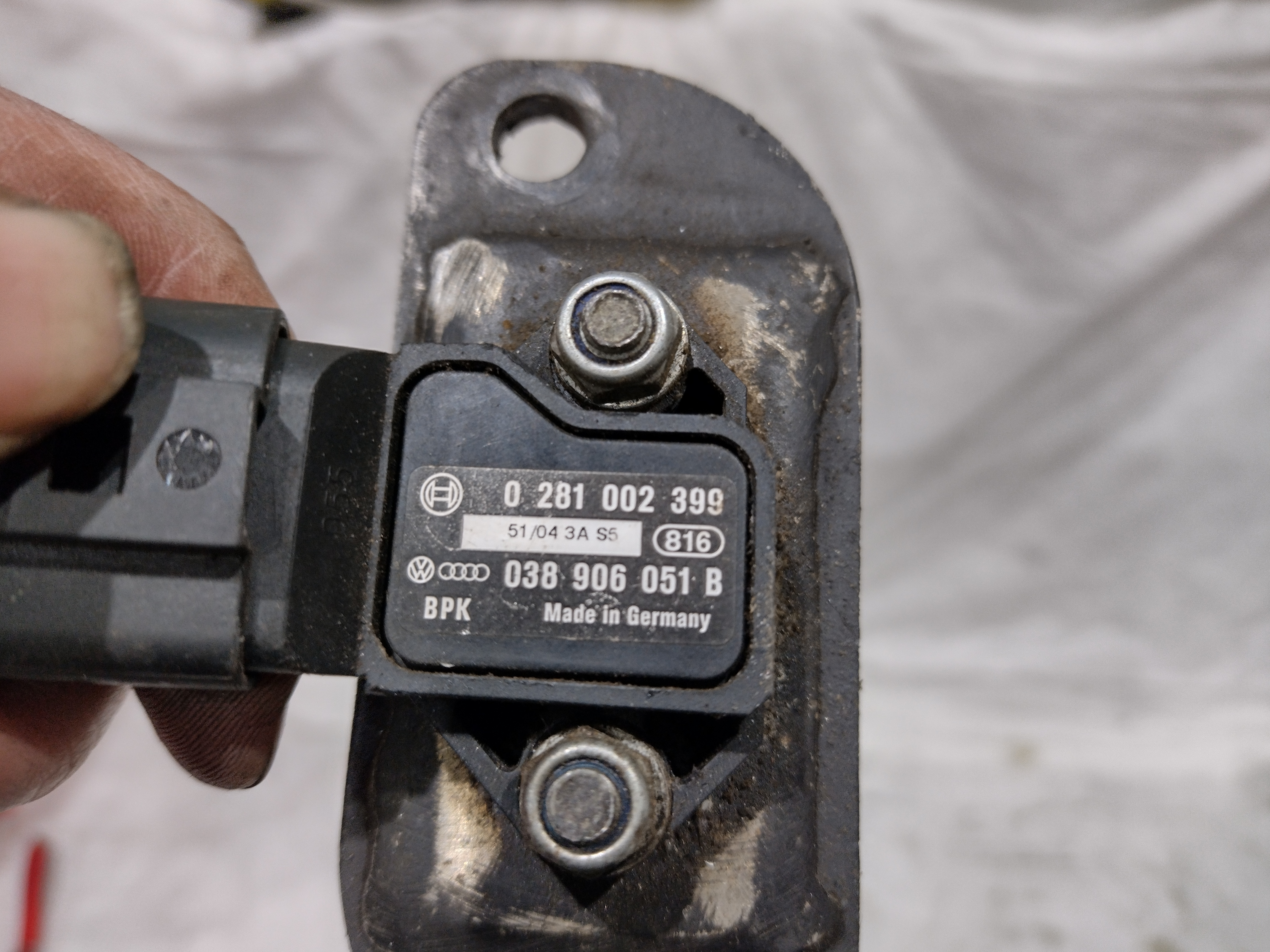 Bosch Ladedrucksensor 0291002399 mit Anschluss zu Subaru LLK Ladeluftkühler