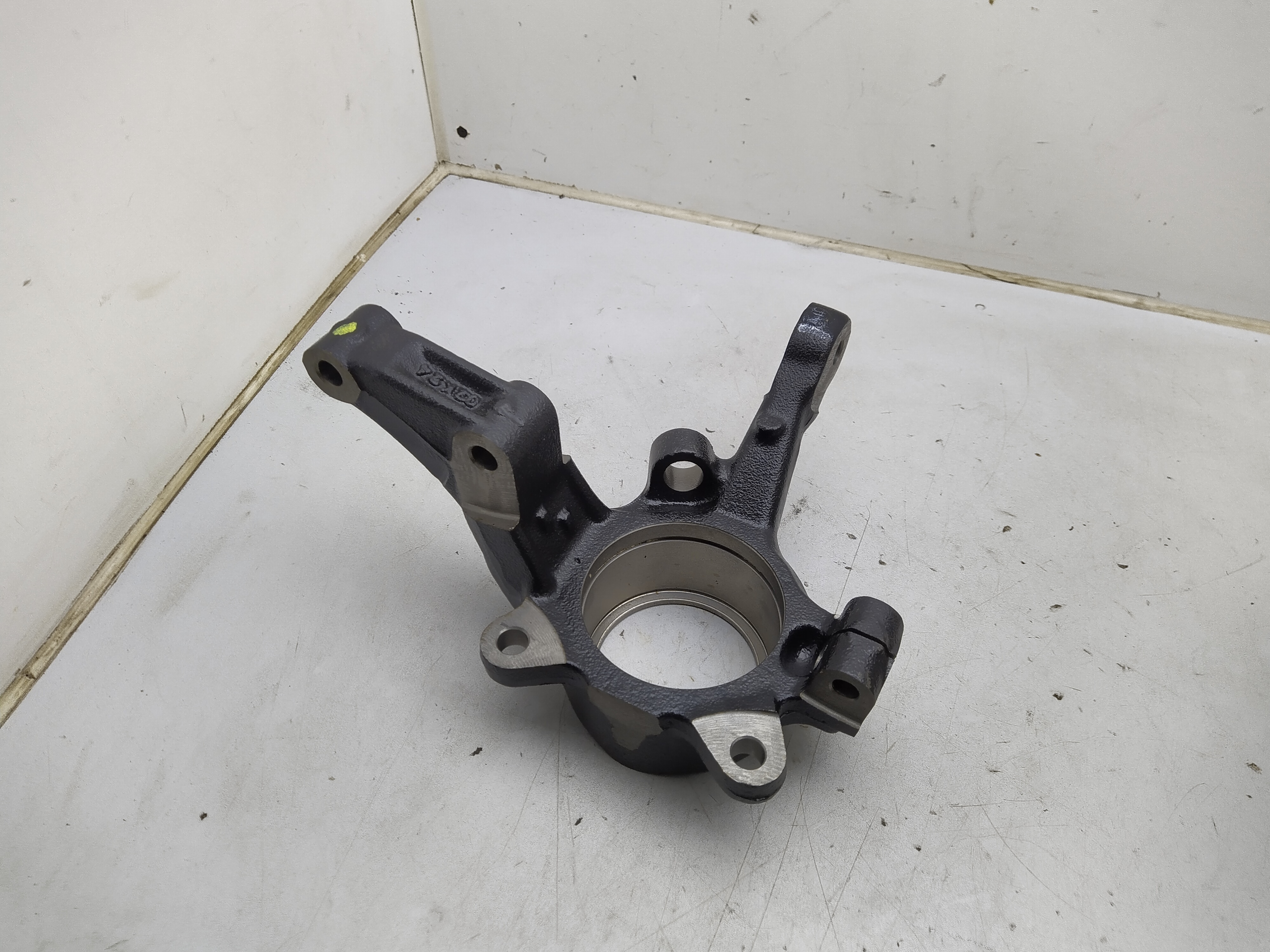 Citroen / Peugeot ACHSSCHENKEL VORNE RECHTS 364734 NEU NOS NEW