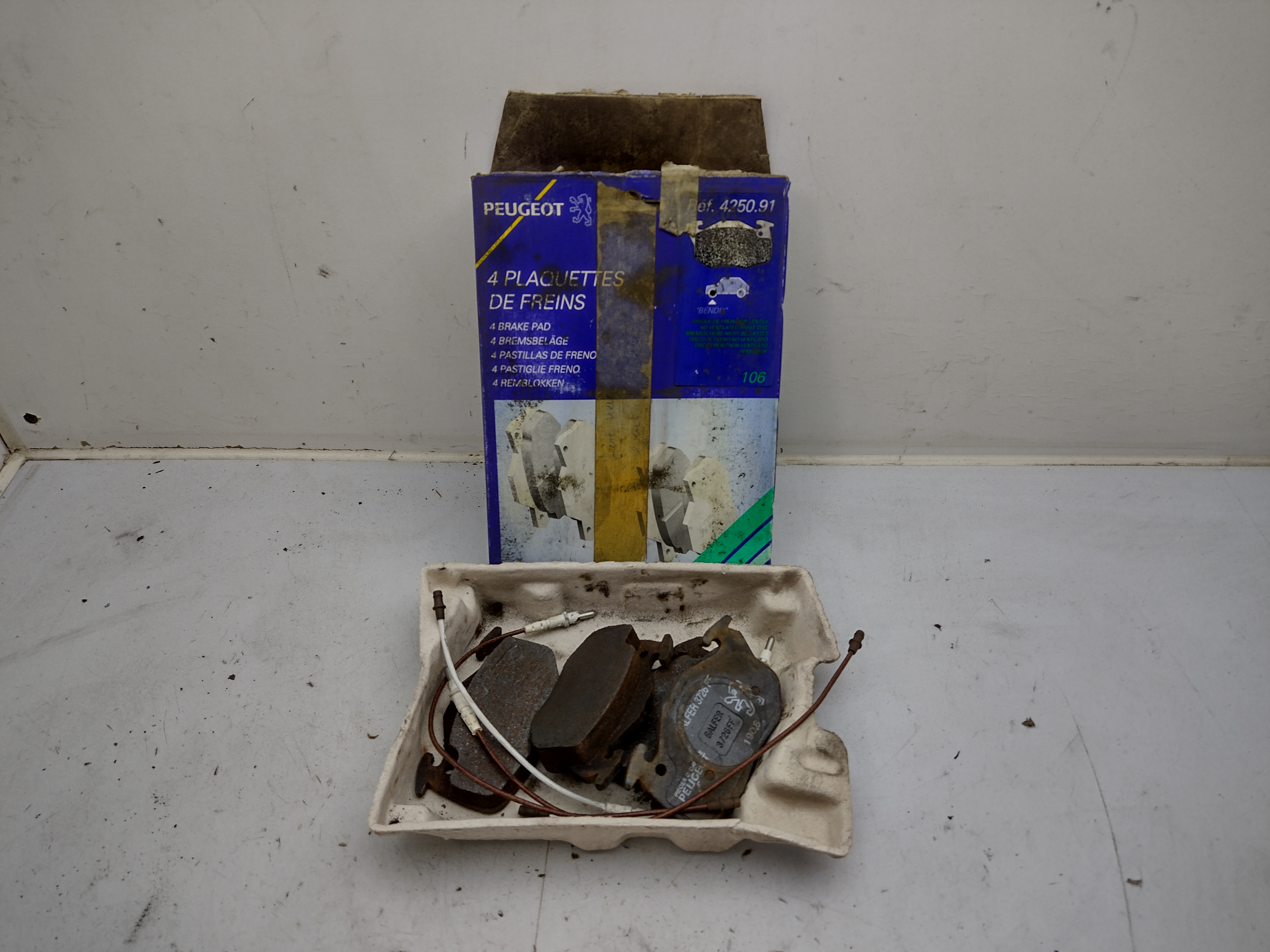 Peugeot 106 Bremsbeläge vorne (Sys.Bendix) 425091 NOS NEW OEM