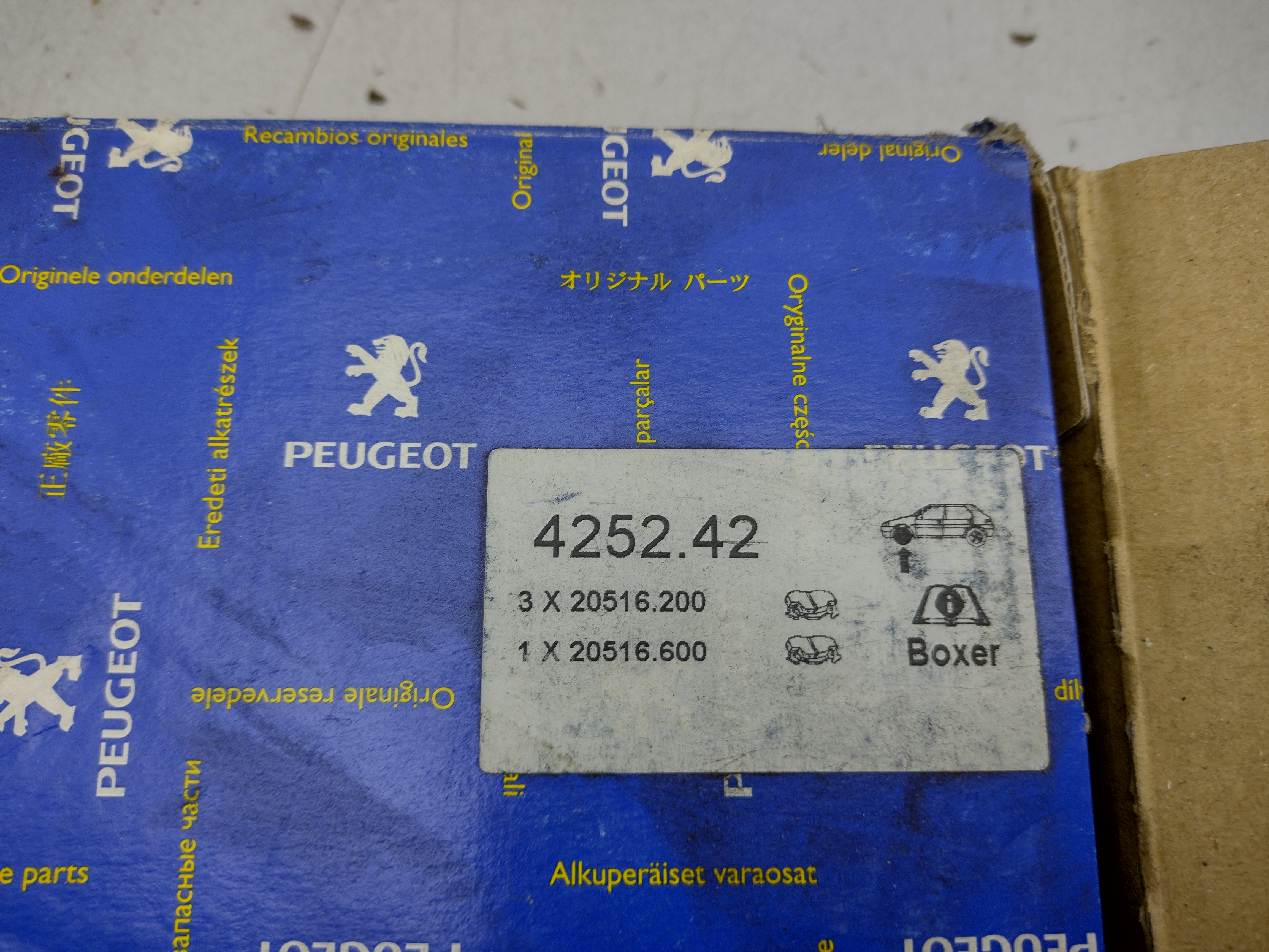 Peugeot / Citroen Satz Bremsbeläge vorne 425242 NEU NOS NEW